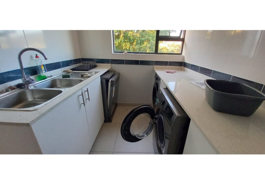 To Let 4 Bedroom Property for Rent in Westhill Western Cape